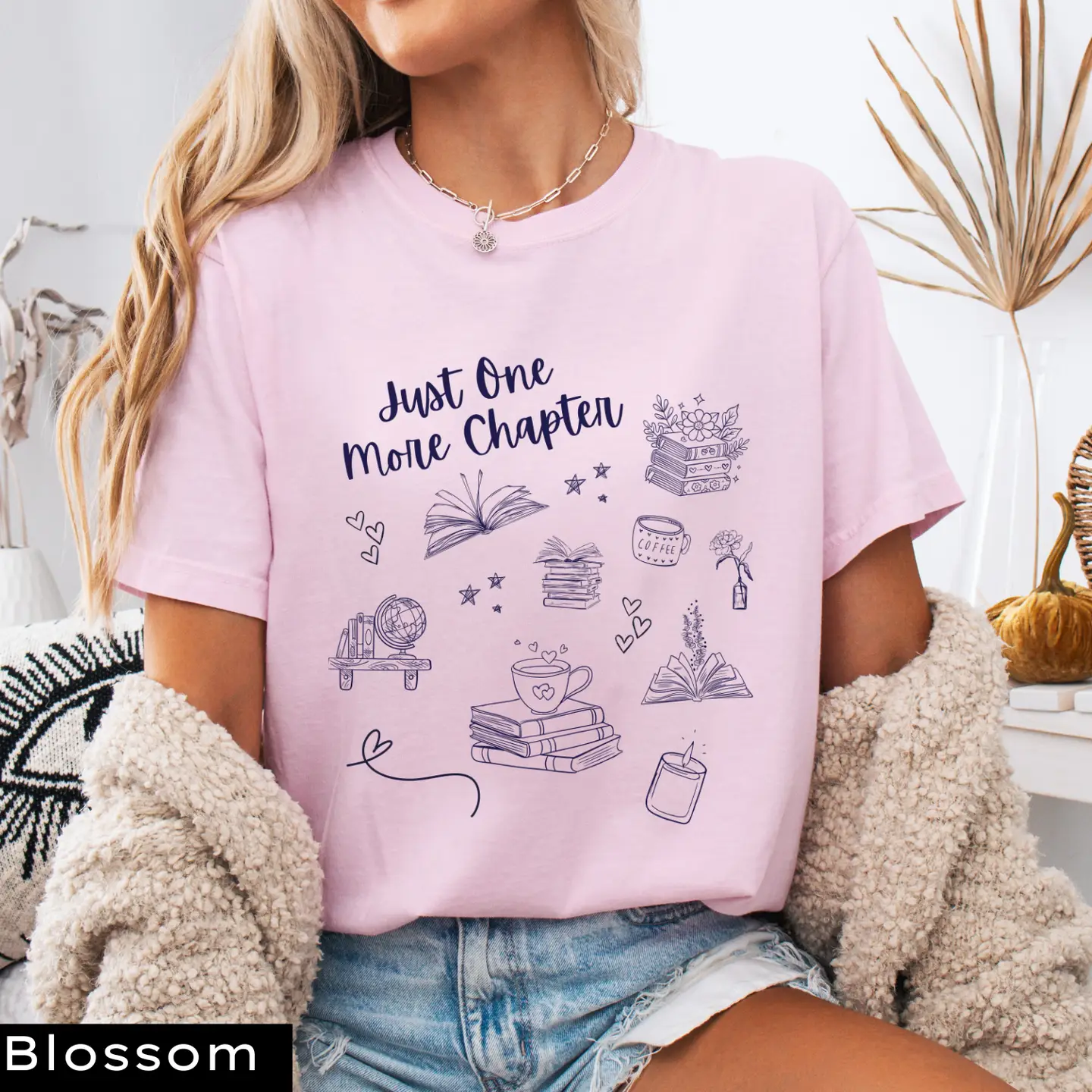 Just One More Chapter Doodle T-shirt - Image 5