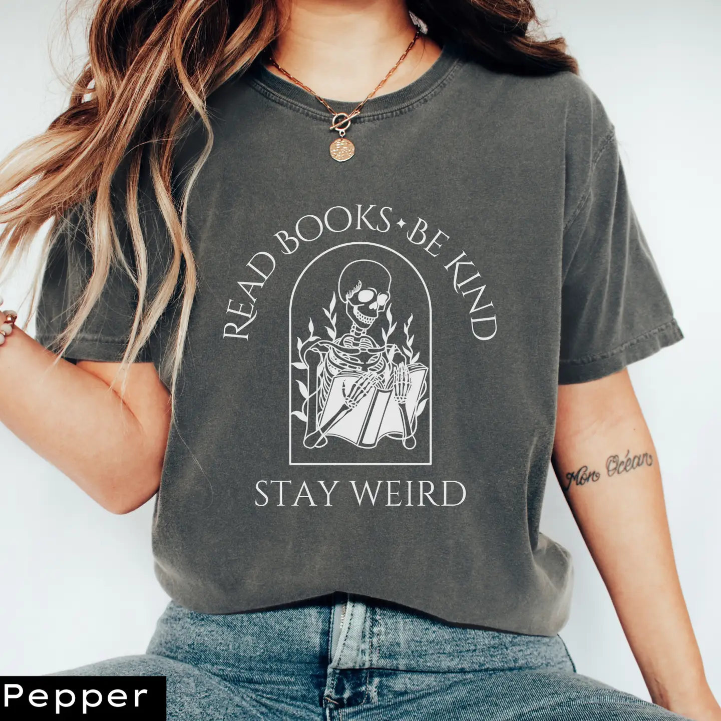 Read Books Be Kind T-shirt - Image 8